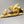 Rare Broche oiseau victorienne en or jaune 18 carats avec nid de perles